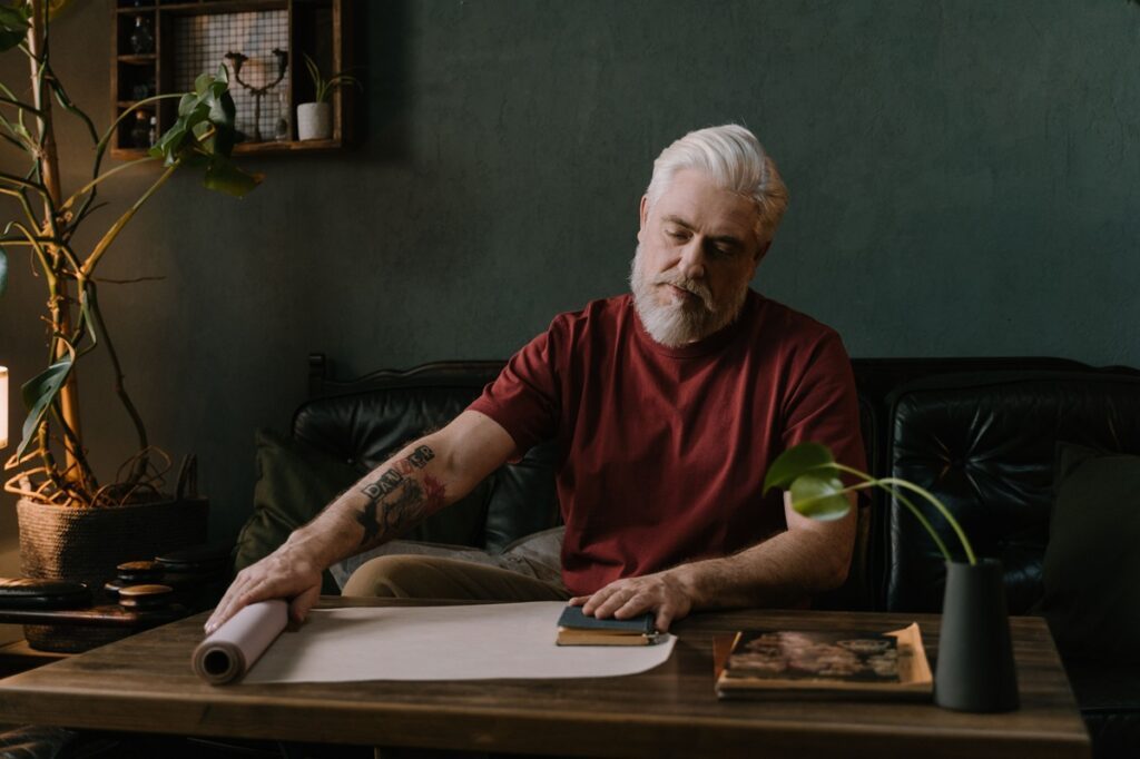 un vieux tatouage part il plus vite